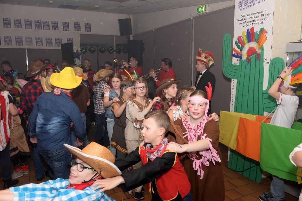 ../Images/Jeugddisco Wild wild west 036.jpg